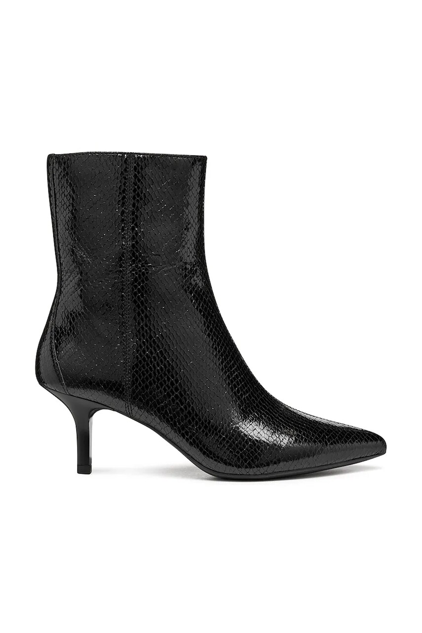 Kožené členkové topánky Geox D KLEOPY B