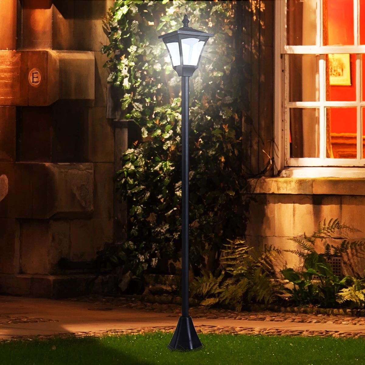 Solárna záhradná lampa LED