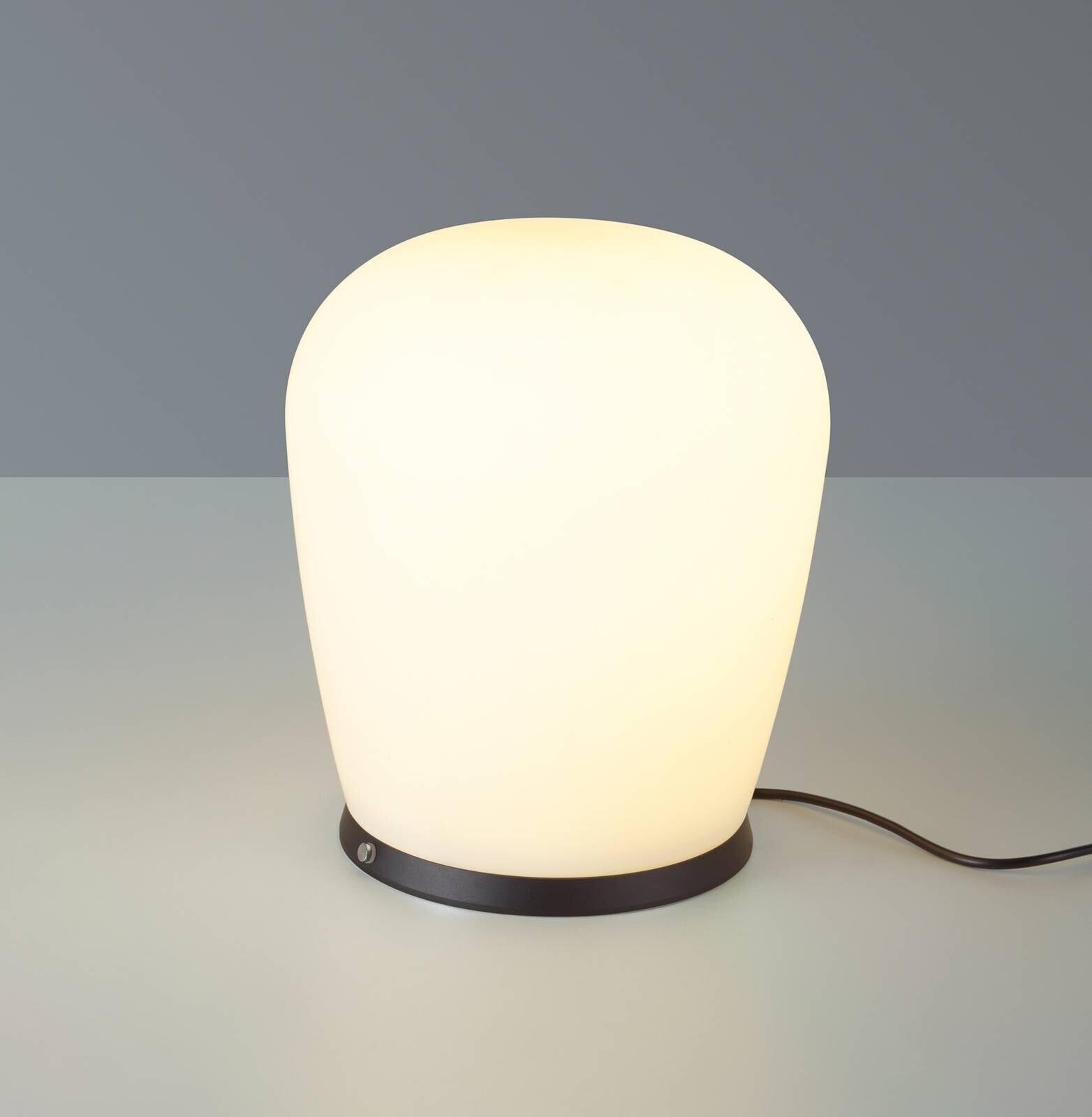 Bopp stolová LED lampa Cara, čierna, Ø 18 cm, sklo