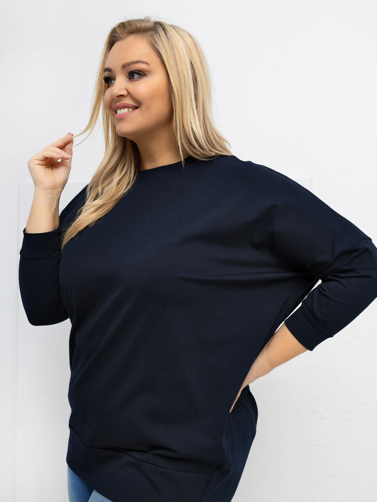 Plus size mikina v tmavomodrej farbe