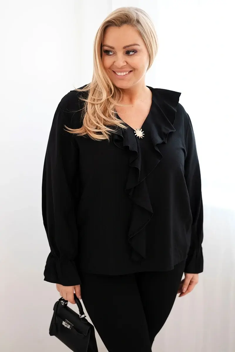 Dámska blúzka s volánmi a brošňou