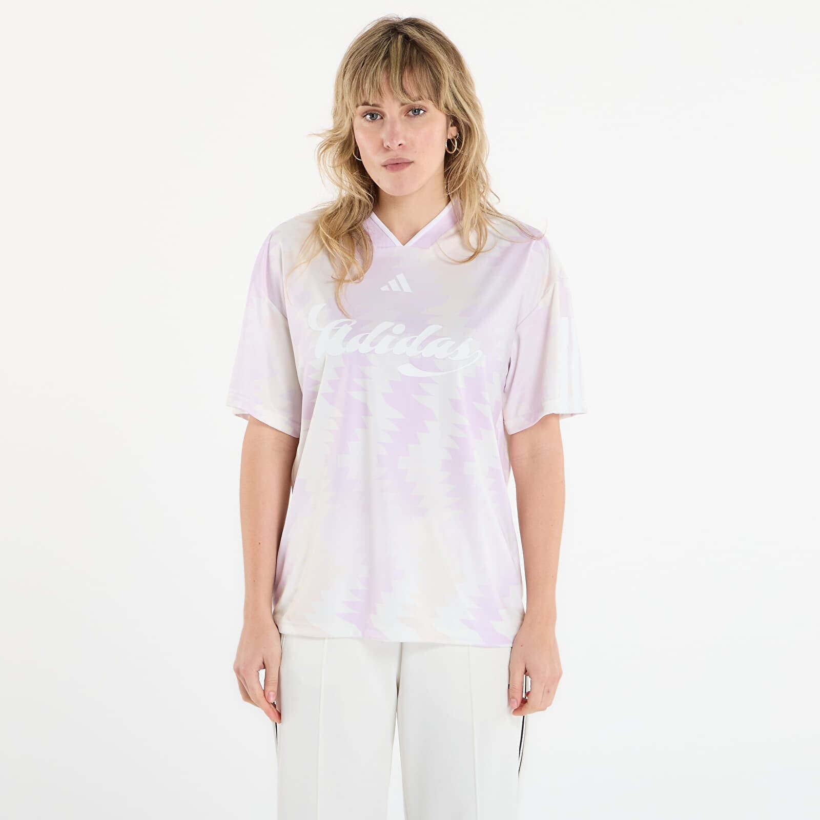 Tričko adidas W Tiro Cg Aw T Wonder White/ Off White/ Icelav/ Multco M