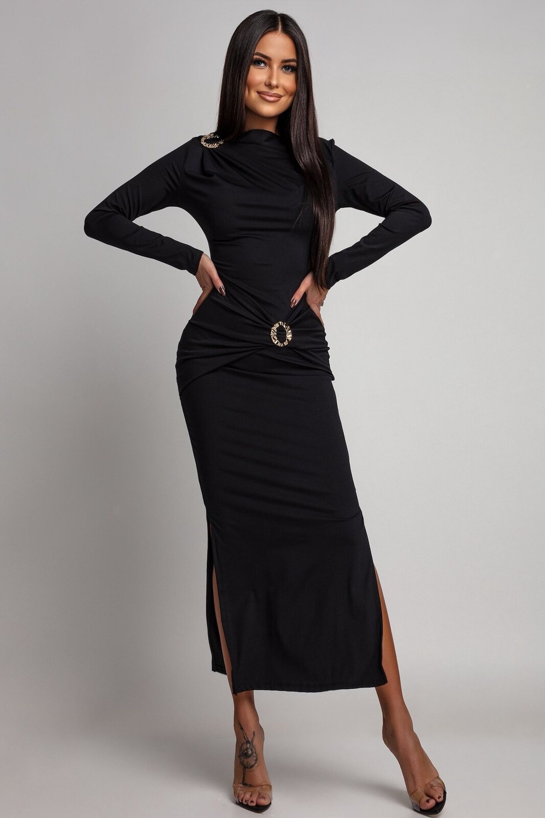 Azzurra Čierne priliehavé šaty so zlatými aplikáciami Veľkosť: UNI