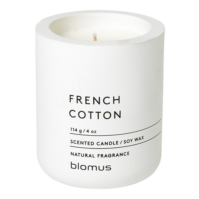 Vonná sviečka FRAGA ⌀ 6,5 cm, francúzska bavlna, Blomus