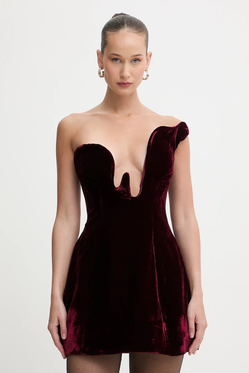 Zamatové šaty Bardot