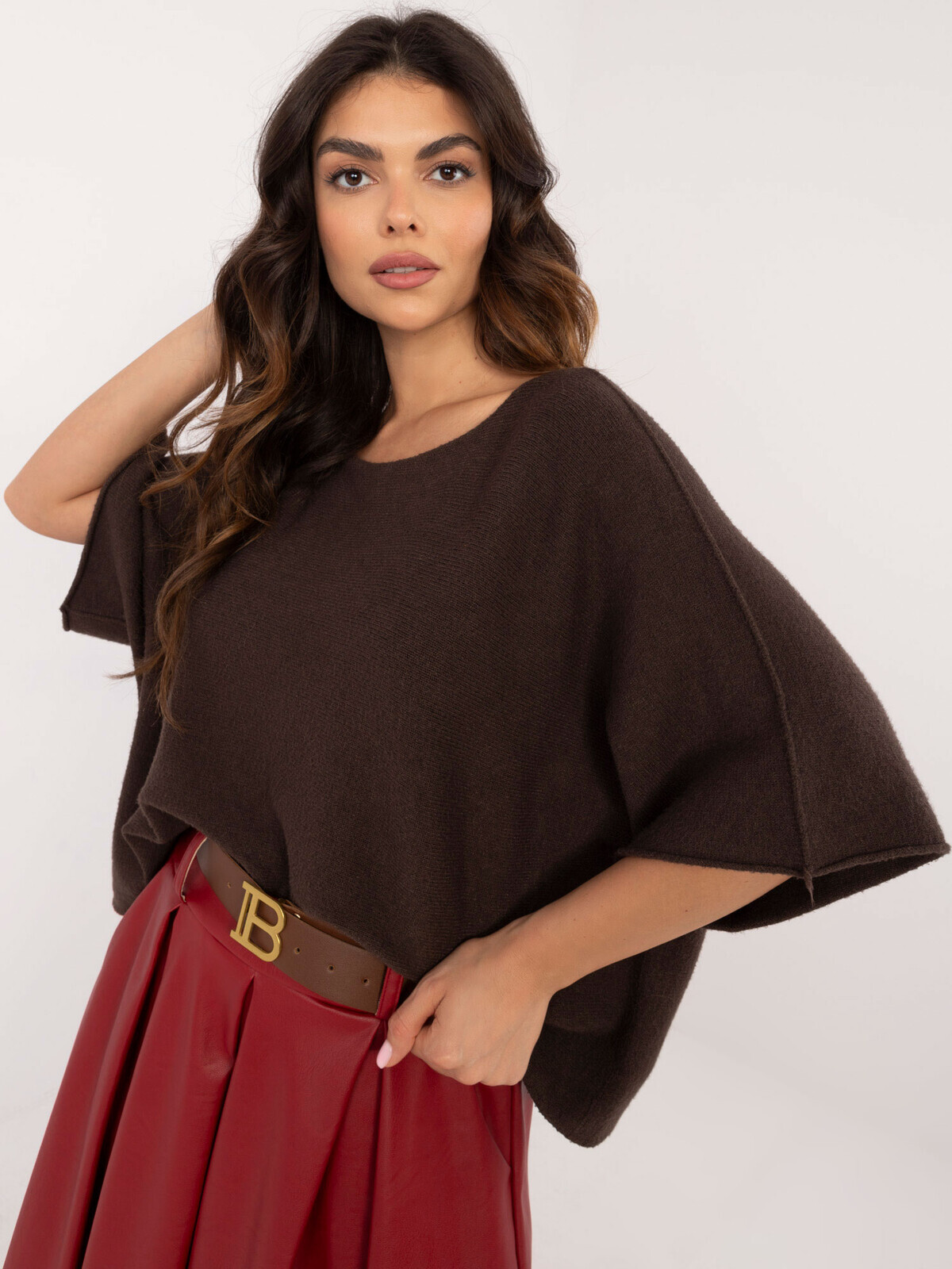 Dark brown short oversize sweater
