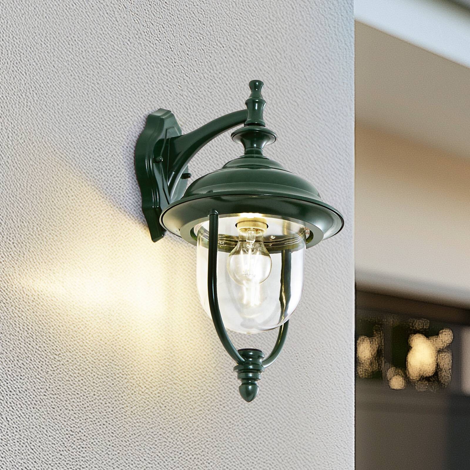 Lindby Vonkajšie nástenné svietidlo Clint, zelené, smerom nadol, IP44