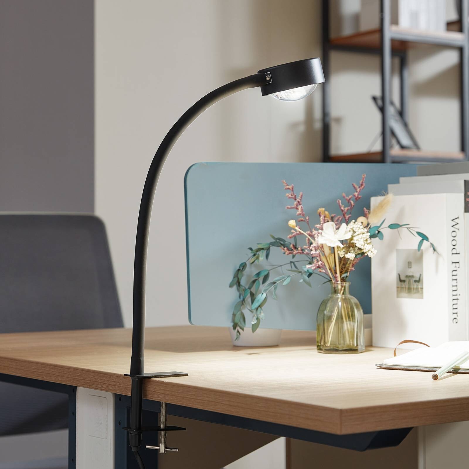 Lindby skrutkovacie svietidlo Jyla, čierne matné, GX53, flexibilné rameno