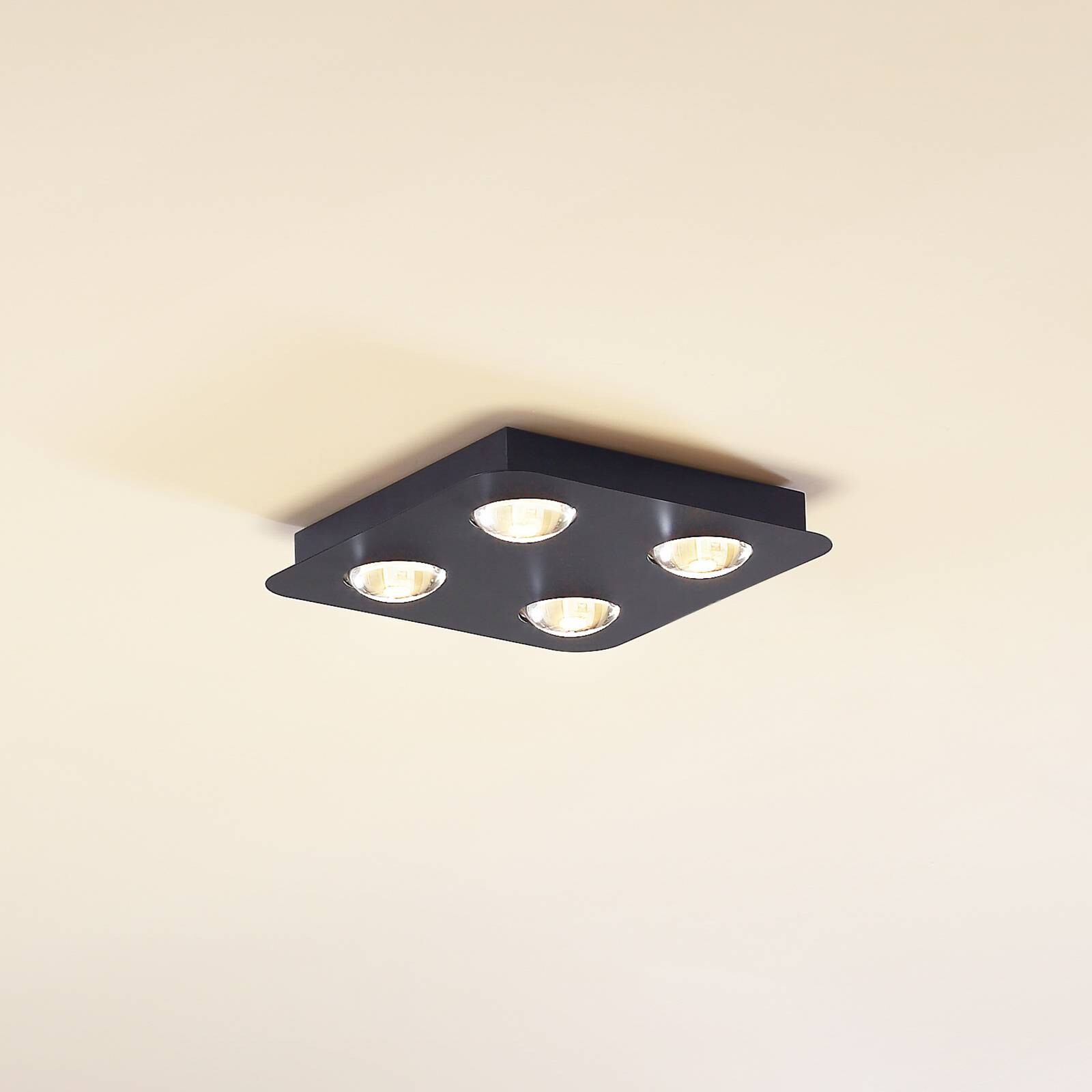Lindby Stropné svietidlo Jyla, čierne matné, 25 x 25 cm, 4-pl.