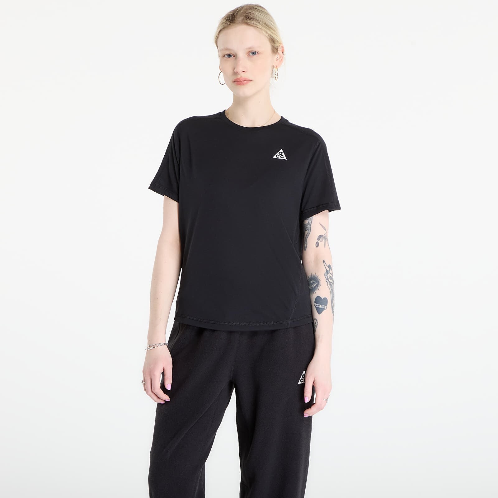 Tričko Nike ACG Women's Dri-FIT Short-Sleeve Trail Running Top Black/ Summit White L