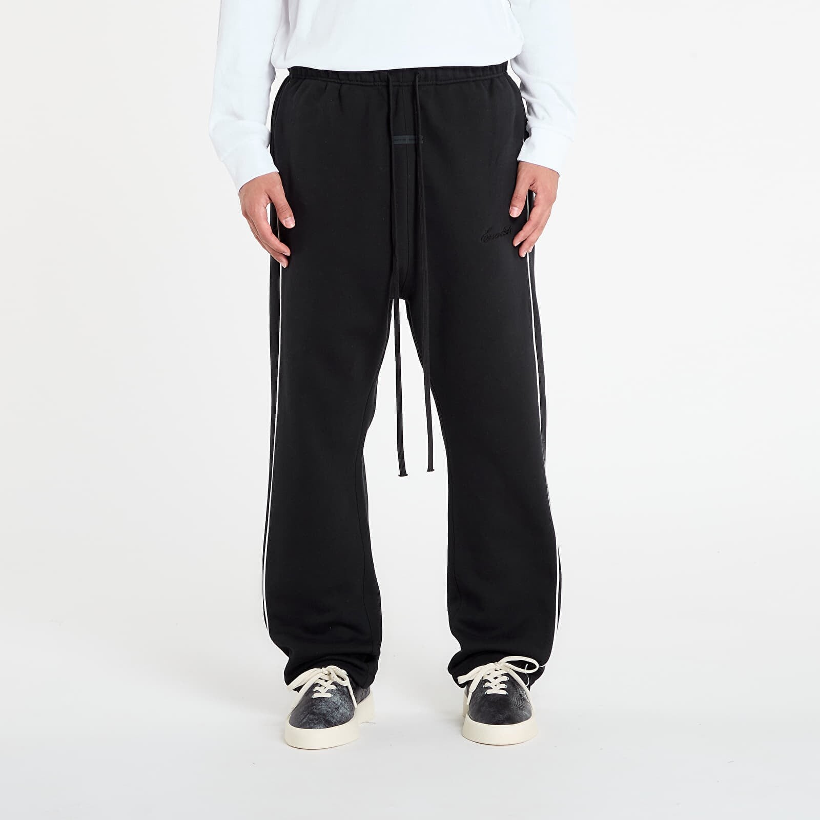 Tepláky Fear of God Essentials Relaxed Sweatpant With Piping Jet Black/ Cloud White S