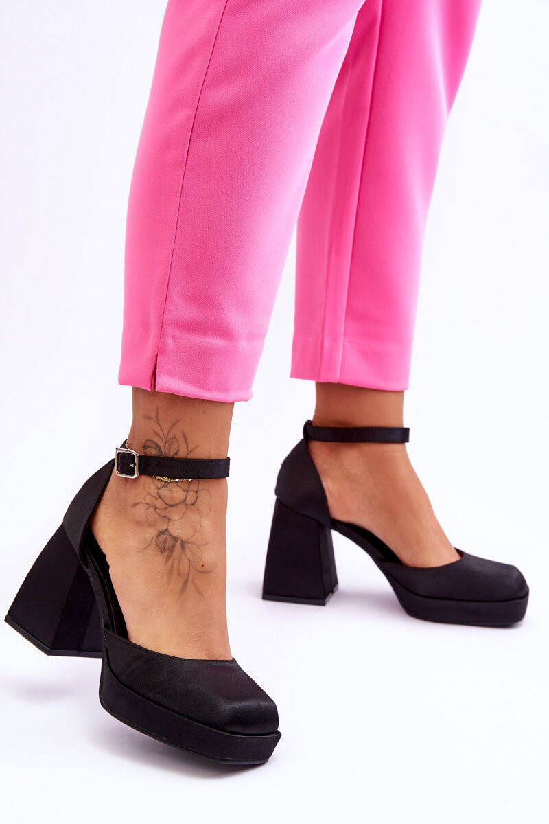 Boto Módne čerpadlá na masívnej päte čiernej piesočnatí