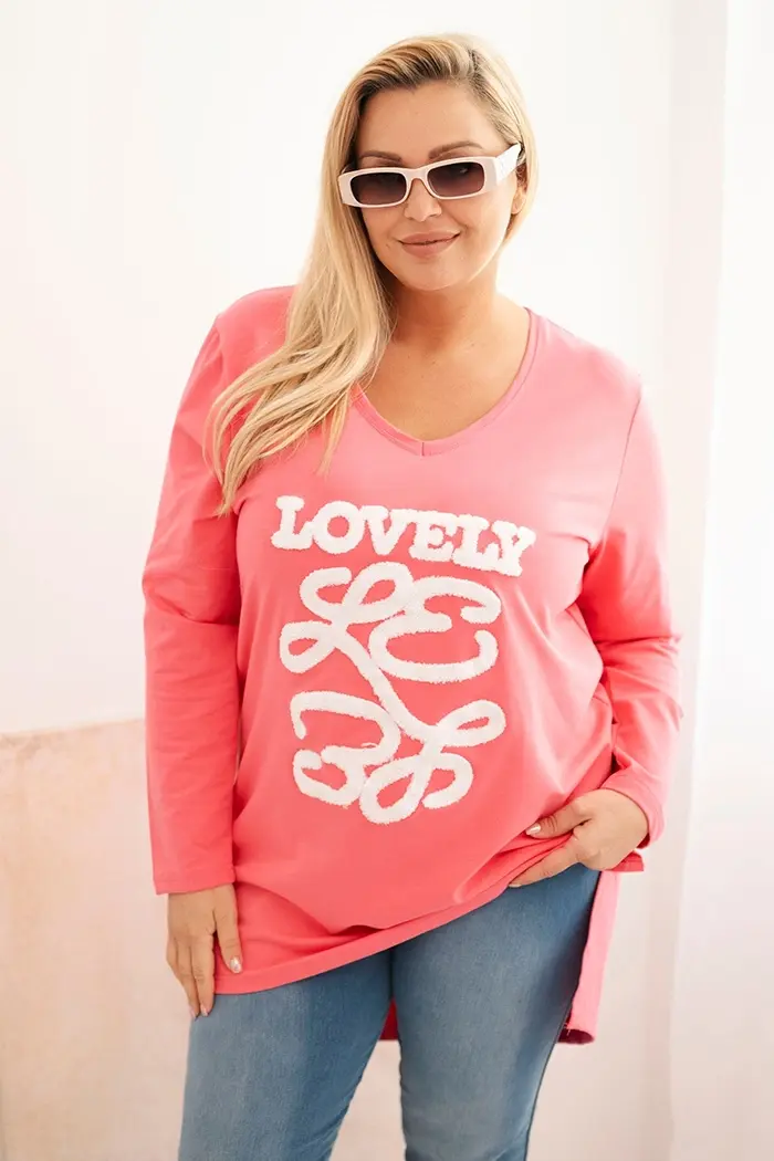 Kesi Dámska blúzka Plus Size bavlnená s nápisom a výstrihom do V ružová