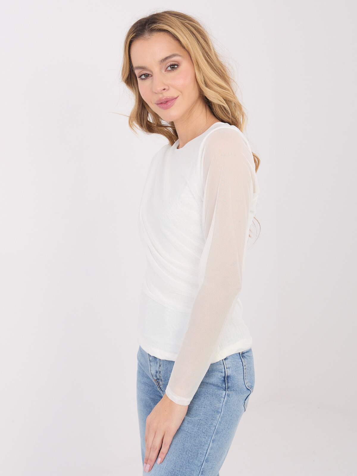 Biela blúzka s dlhými rukávmi