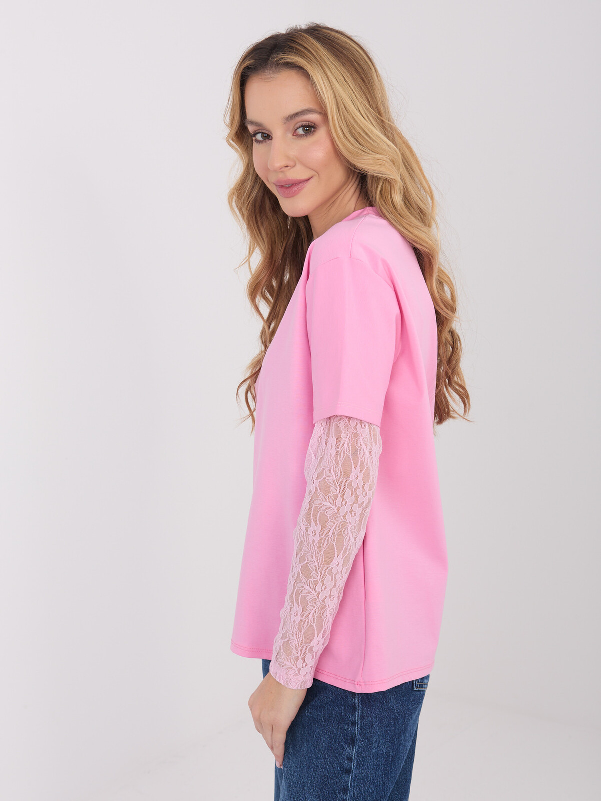 Ružová blúzka s čipkovanými rukávmi