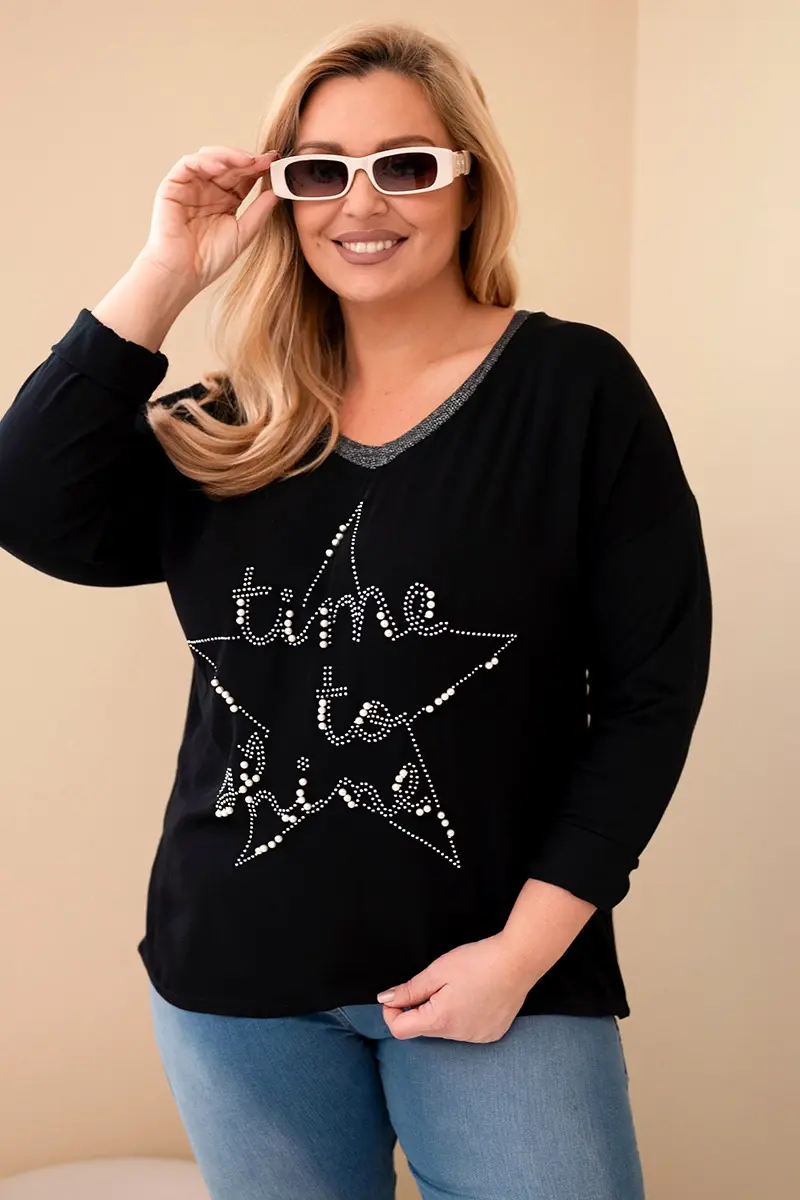 Kesi Włoski Dámska blúzka Plus Size so sieťovaním a nápisom a perlami čierna