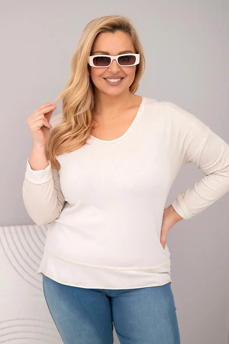 Kesi Plus Size top s V-výstrihom a dlhším chrbtom