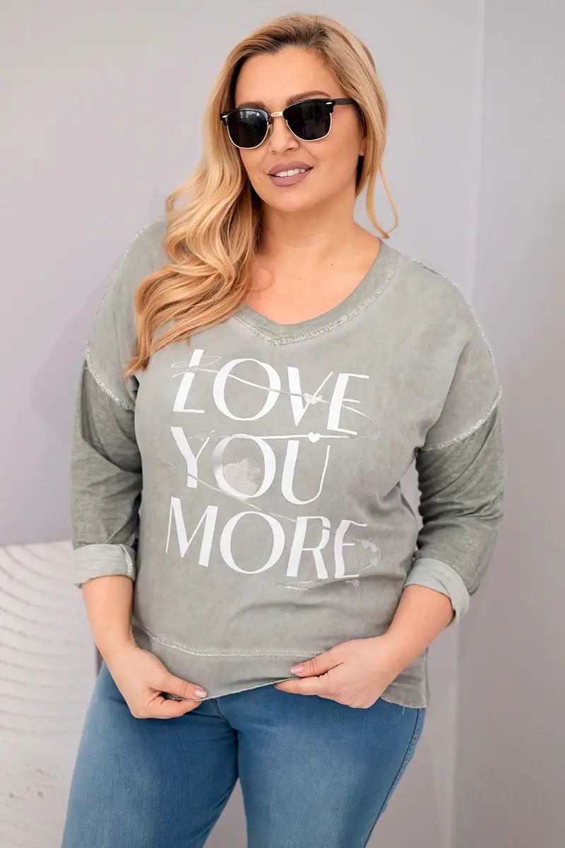 Kesi Włoski Dámska blúzka Plus Size s potlačou Love You More khaki