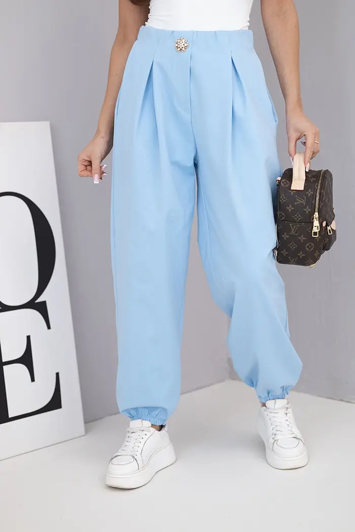 Kesi Włoski Dámske bavlnené nohavice s vysokým pásom a ozdobným gombíkom modré