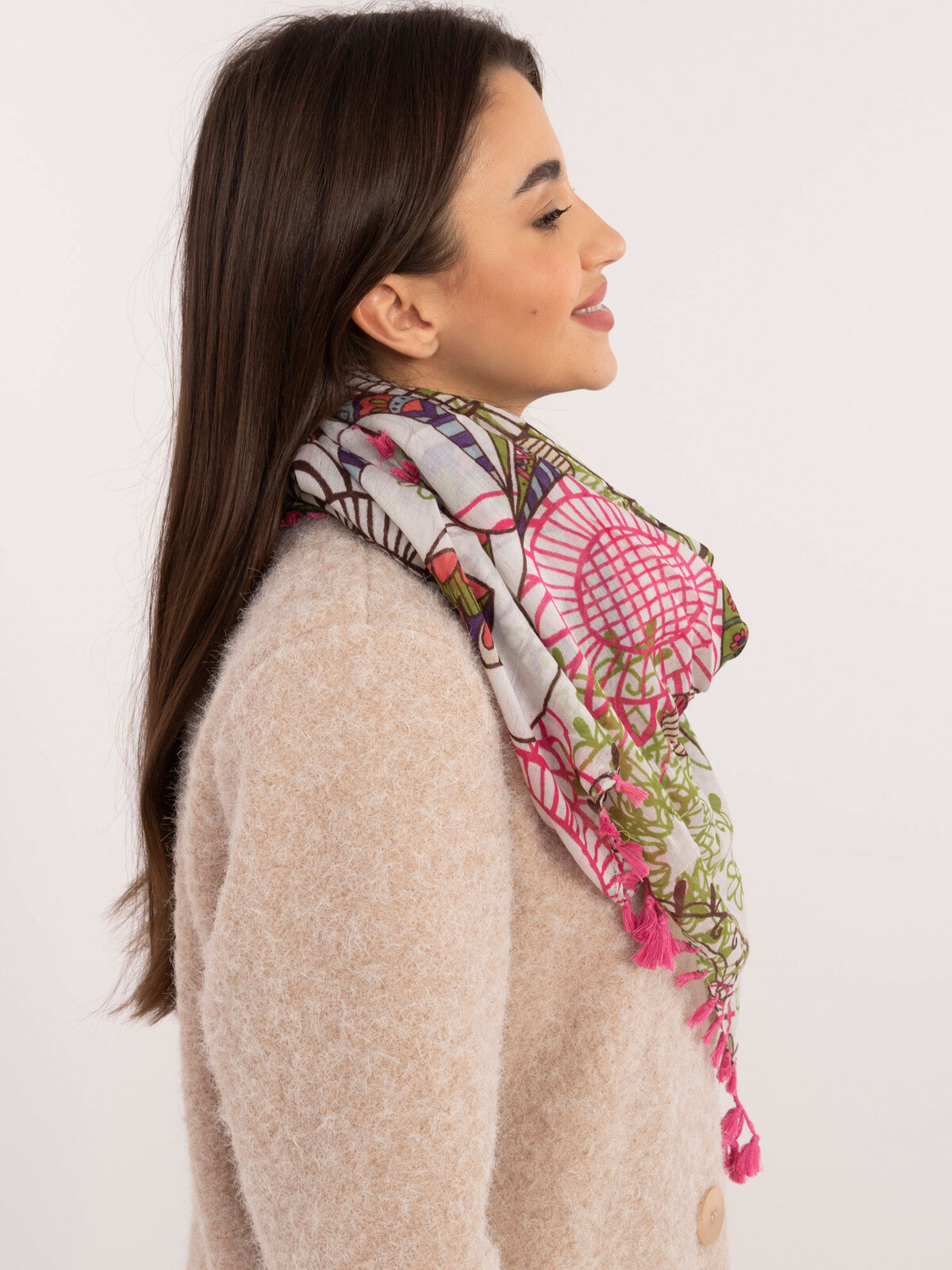 Farebná šatka s kvetinovým vzorom