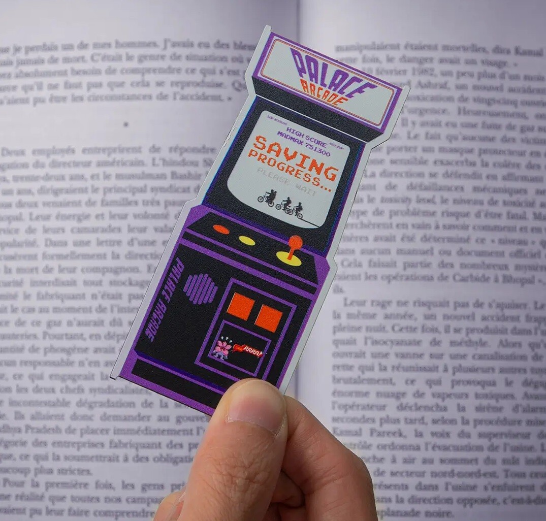 Cinereplicas Kovová záložka do knihy – Stranger Things (Arcade)