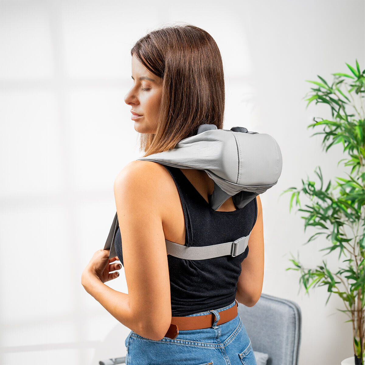 Nabíjateľný masážny prístroj na krk a chrbát Silax 6D