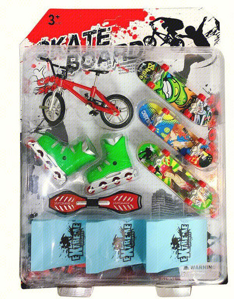 Sada skateboard, bicykel, korčule a rampa
