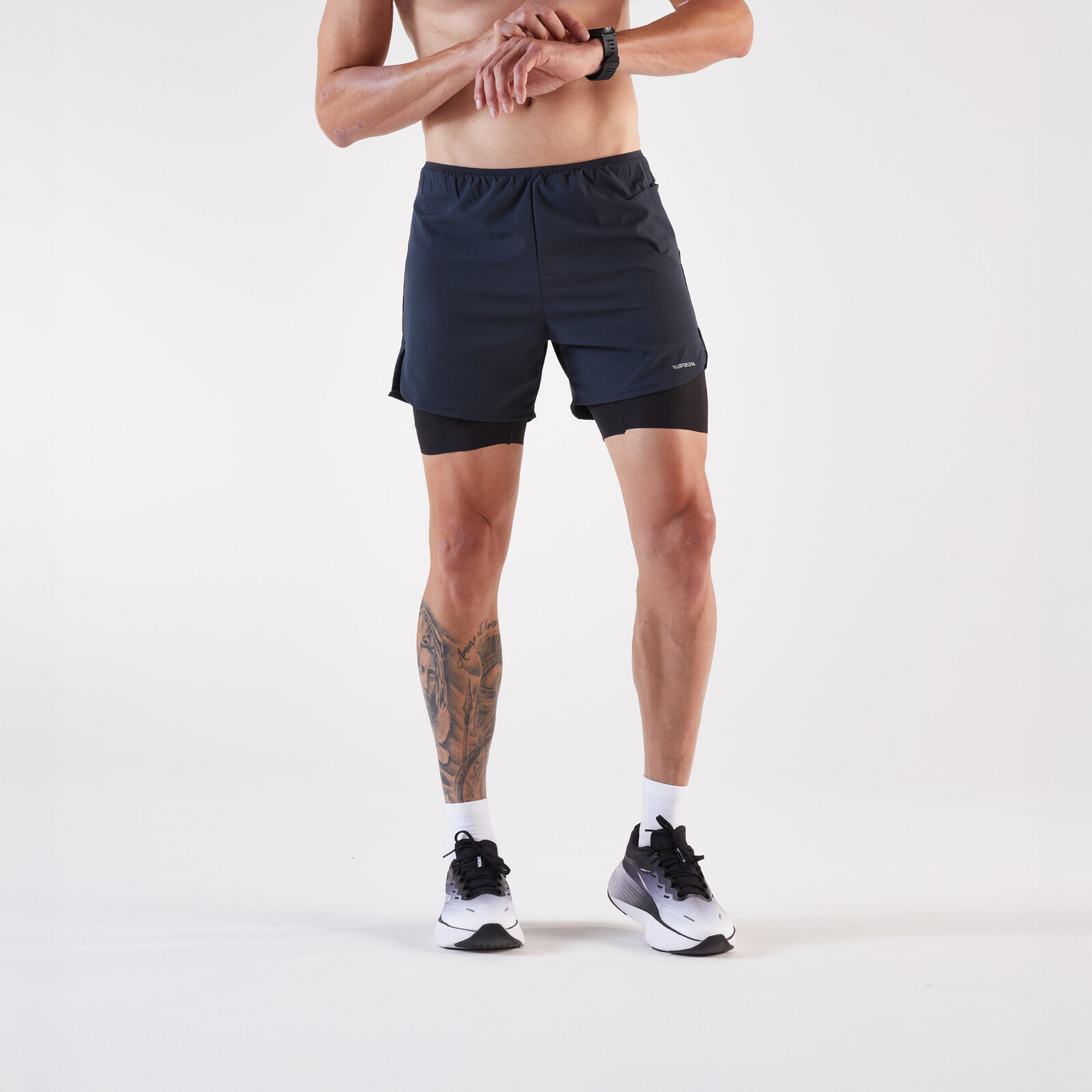 Pánske bežecké šortky Run 500 Confort 2 v 1 čierne