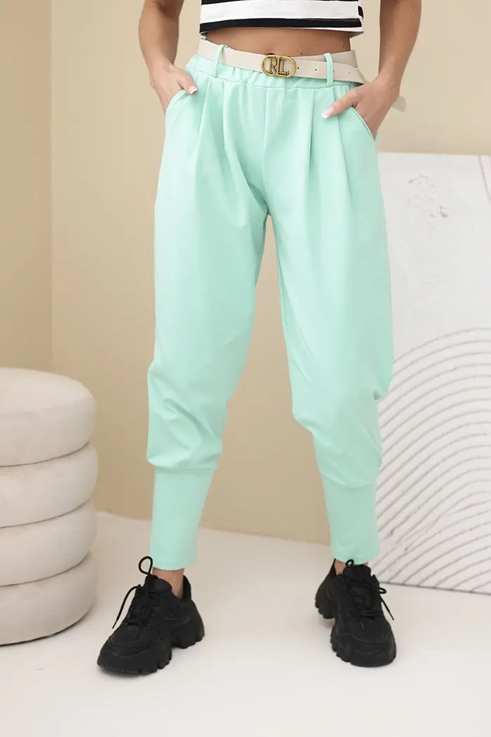 Dámske nohavice s vysokým pásom a opaskom