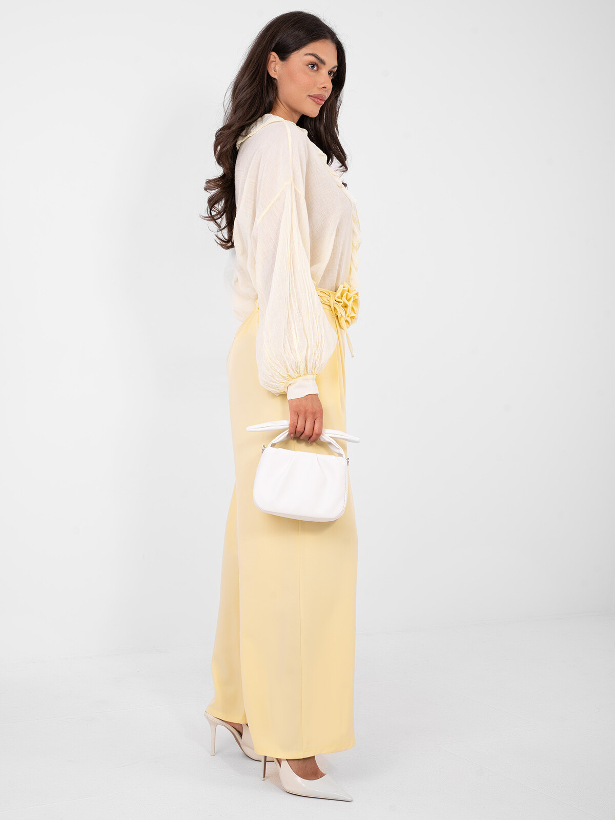 Svetložlté jednofarebné nohavice