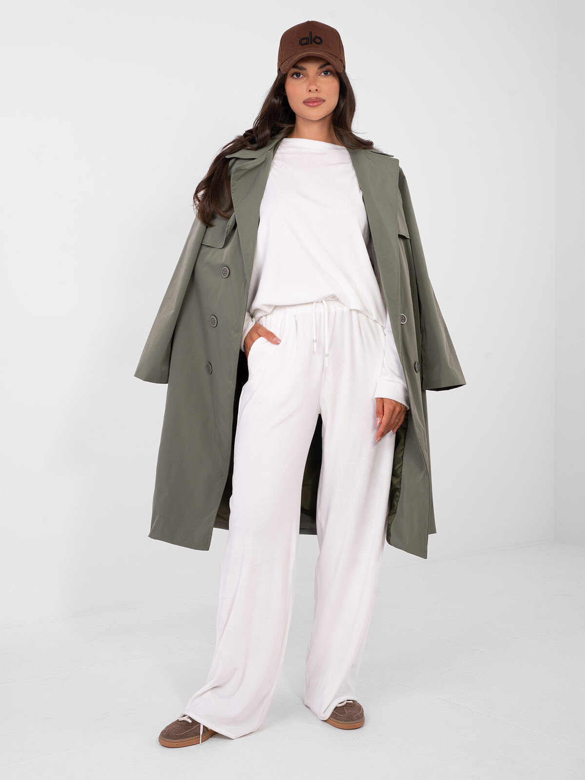 Dámsky ecru komplet s kabátom