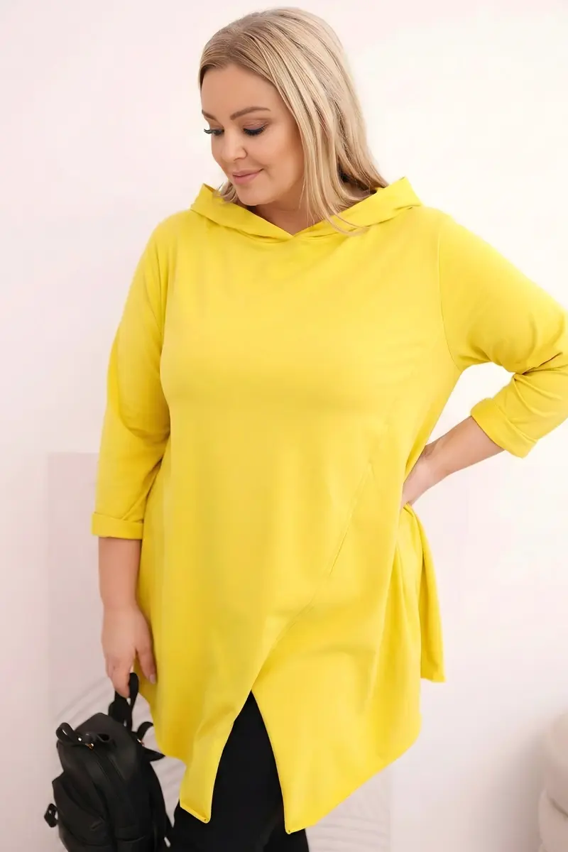Žltá asymetrická blúzka Plus Size s vyhrnutými rukávmi