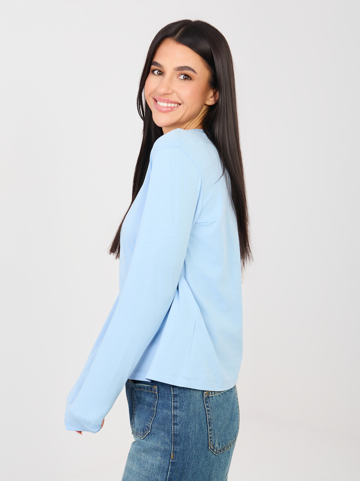 Svetlomodrá blúzka s dlhým rukávom