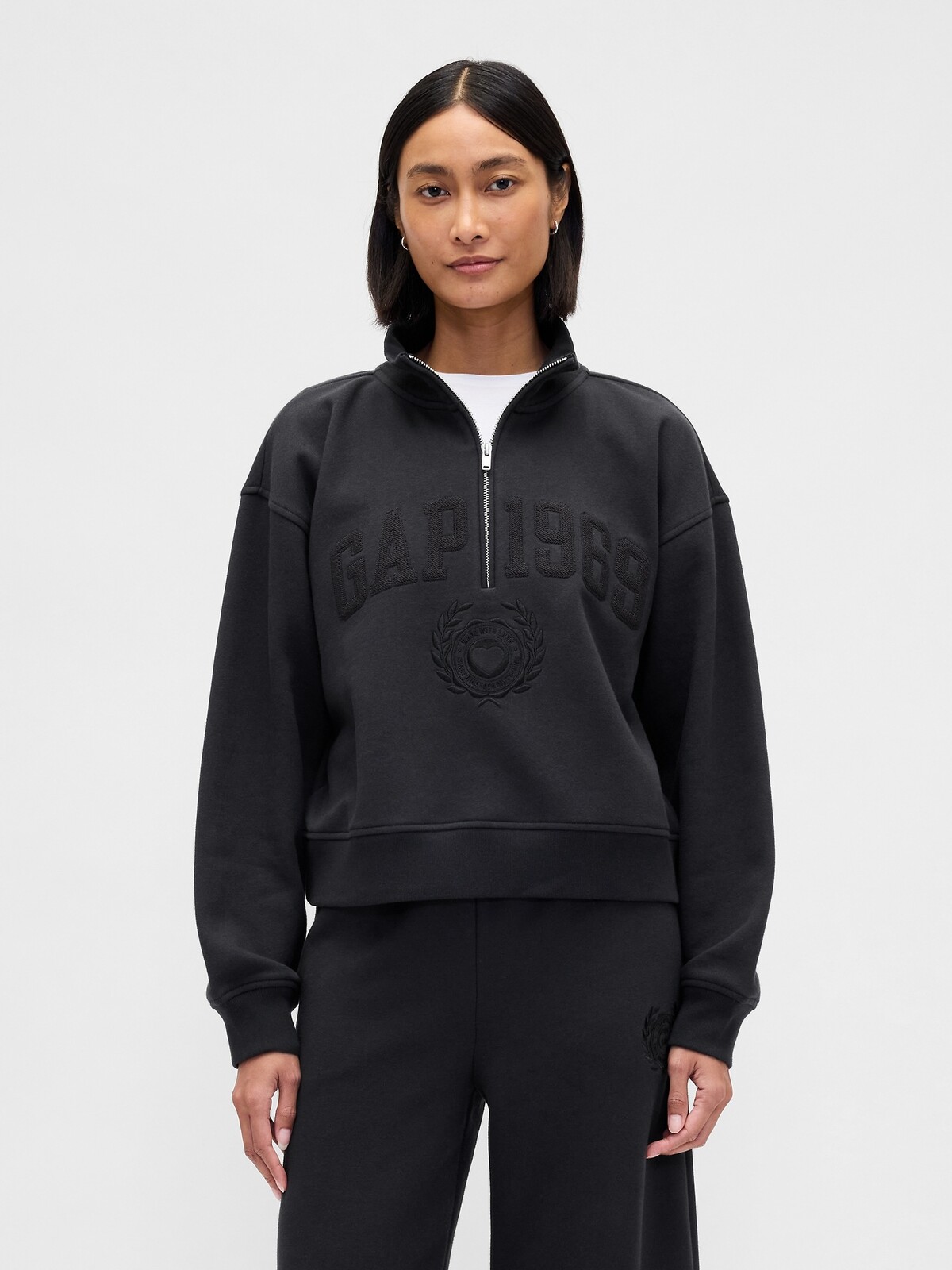 GAP Oversize Sweatshirt with 1969 VintageSoft Logo - Ladies