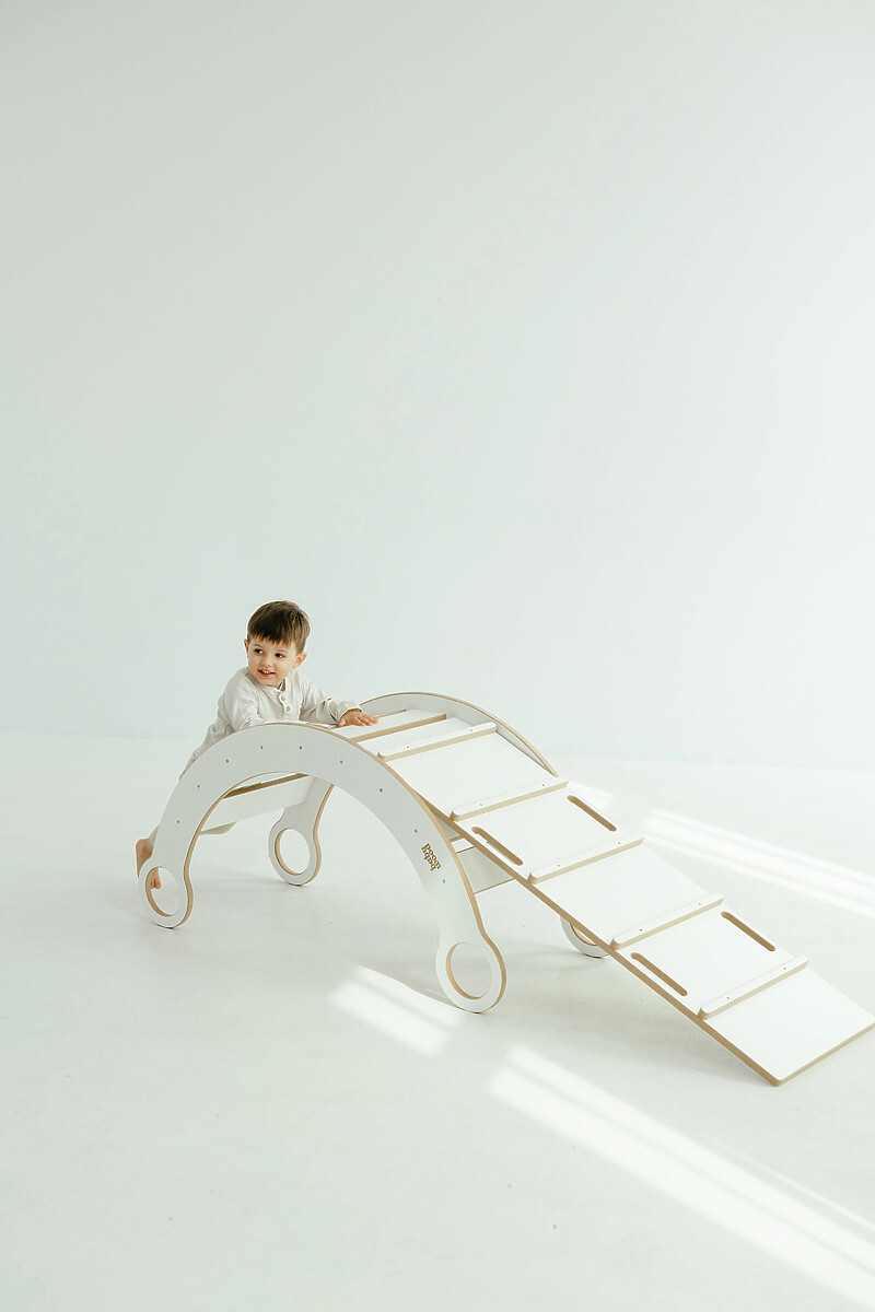 Drevená Montessori hojdačka so šmýkačkou/rebríkom L - biela