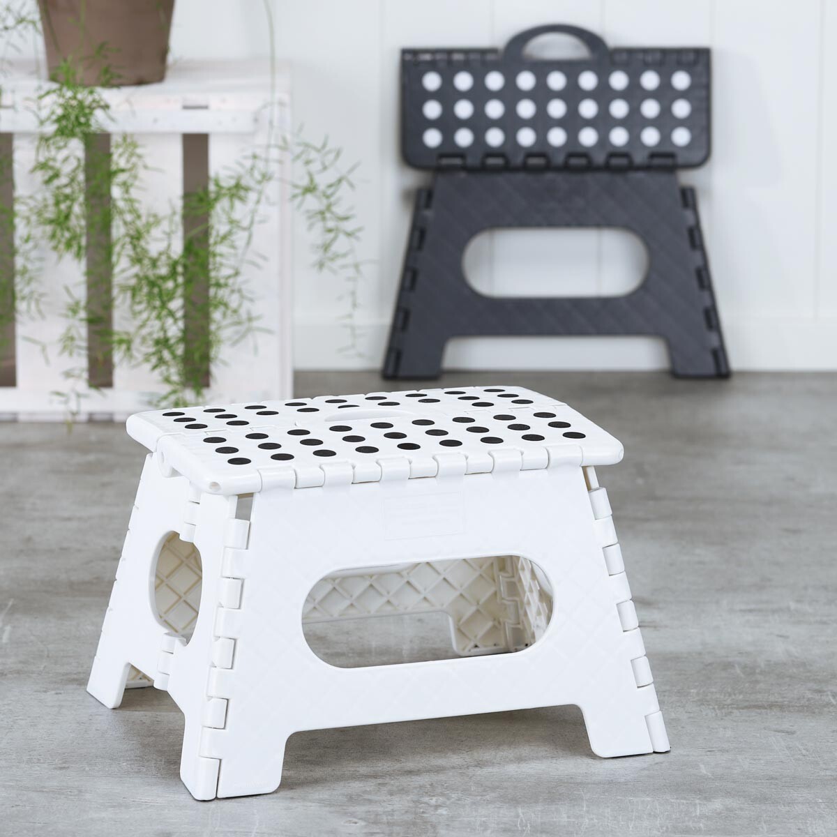 Plastová skladacia stolička, biela, nosnosť 150 kg