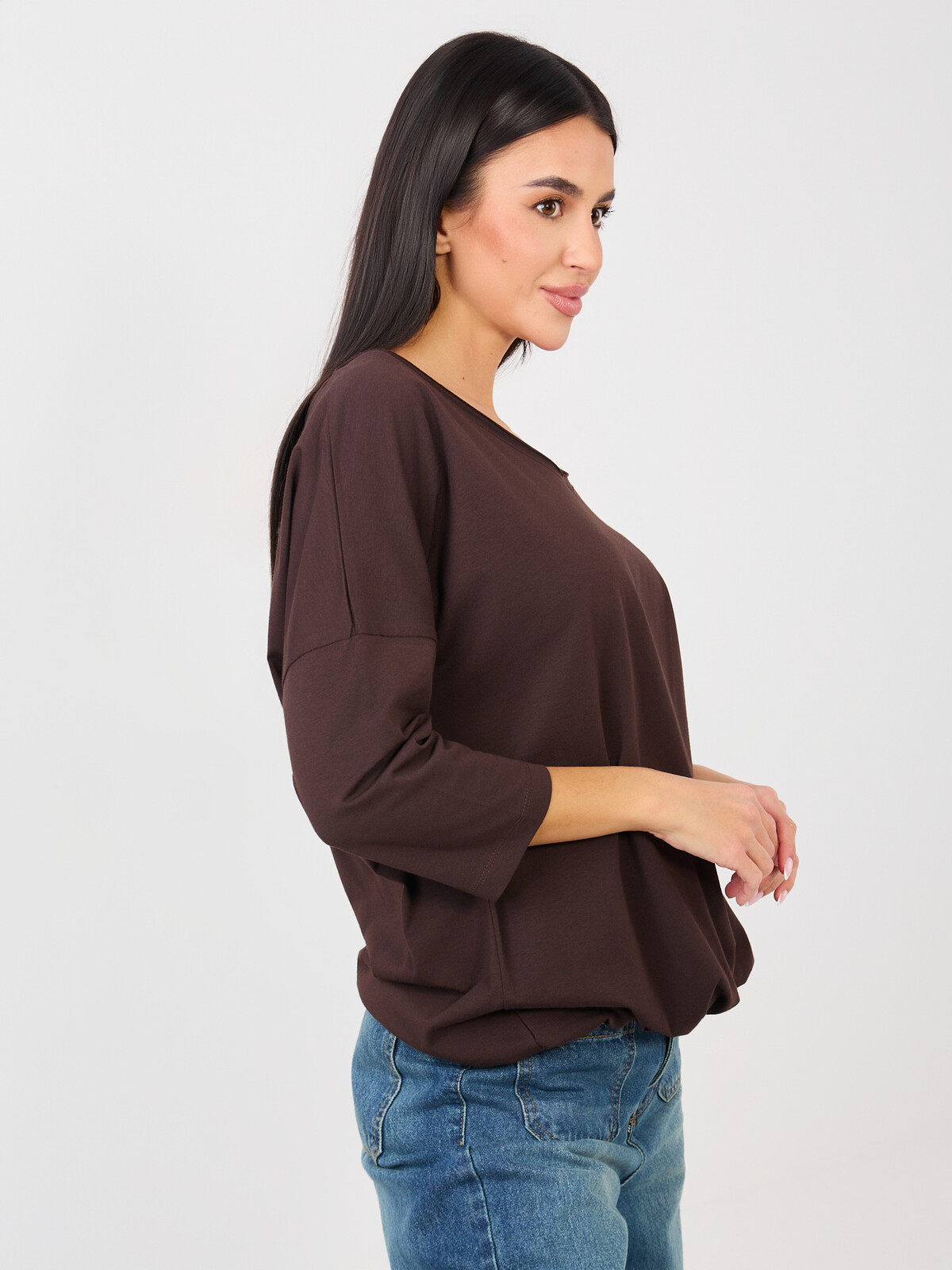 Tmavohnedá blúzka s voľným strihom