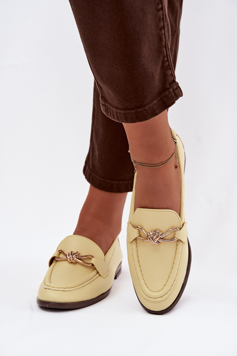 Dámske mokasíny s ozdobným detailom žlté