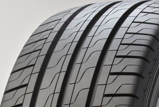 Pirelli CARRIER 215/70 R15 109S