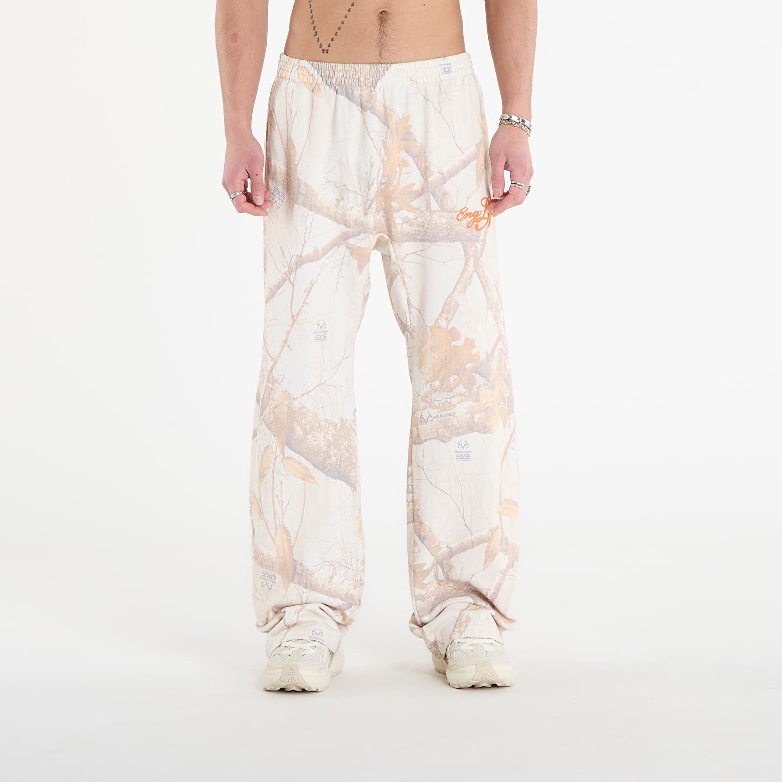 Tepláky REPRESENT England Sweatpant Washed White Real Tree Camo L