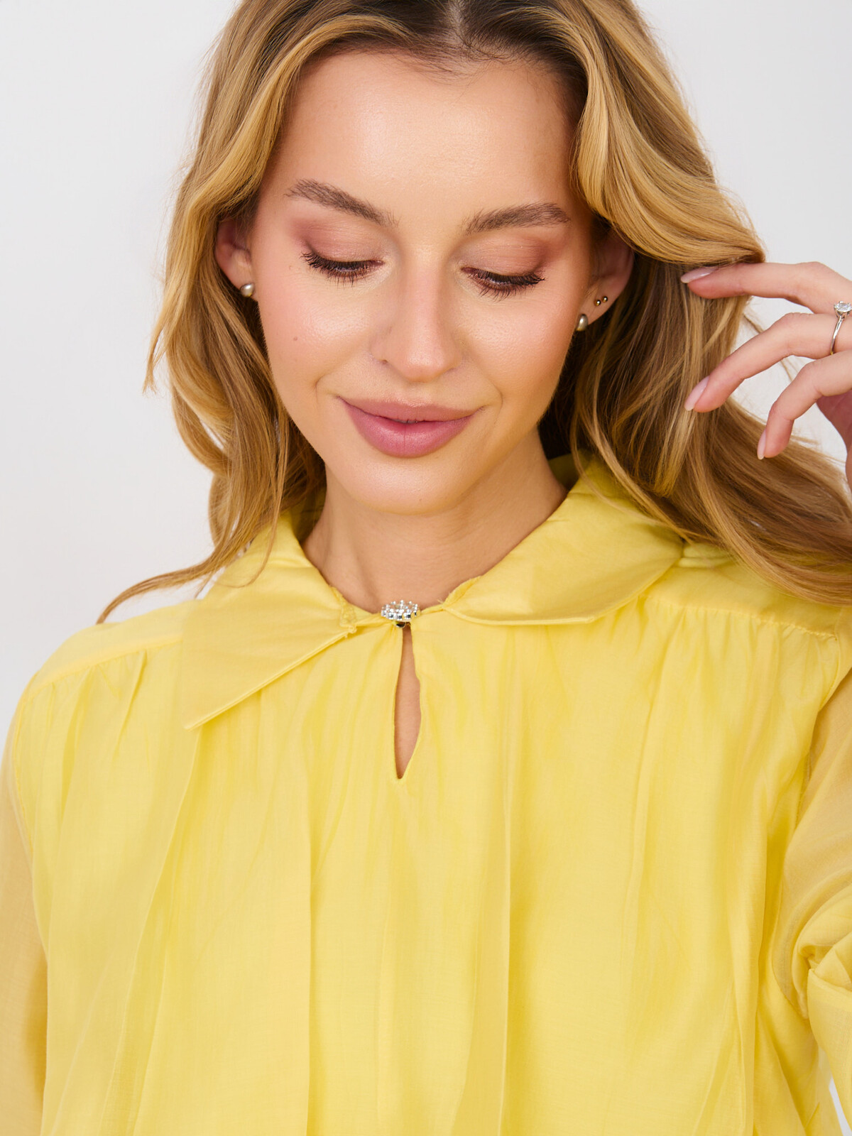 Žltá blúzka s krátkym rukávom