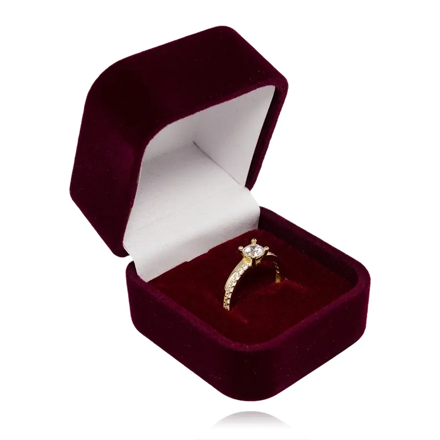 Bordová zamatová darčeková krabička na prsteň alebo náušnice