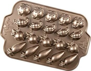 NORDIC WARE Kovový plát 20 formičiek záhradnej zeleniny