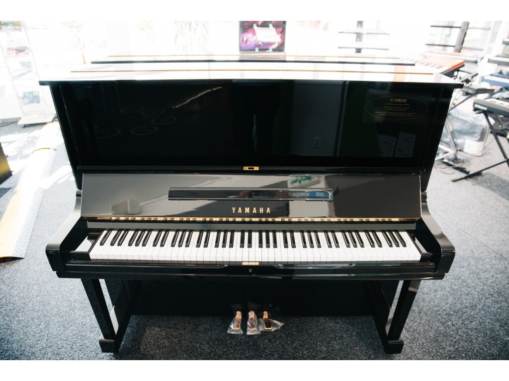 Yamaha Reconditioned Pianos Yamaha U1H Piano used, black polished, B-condition