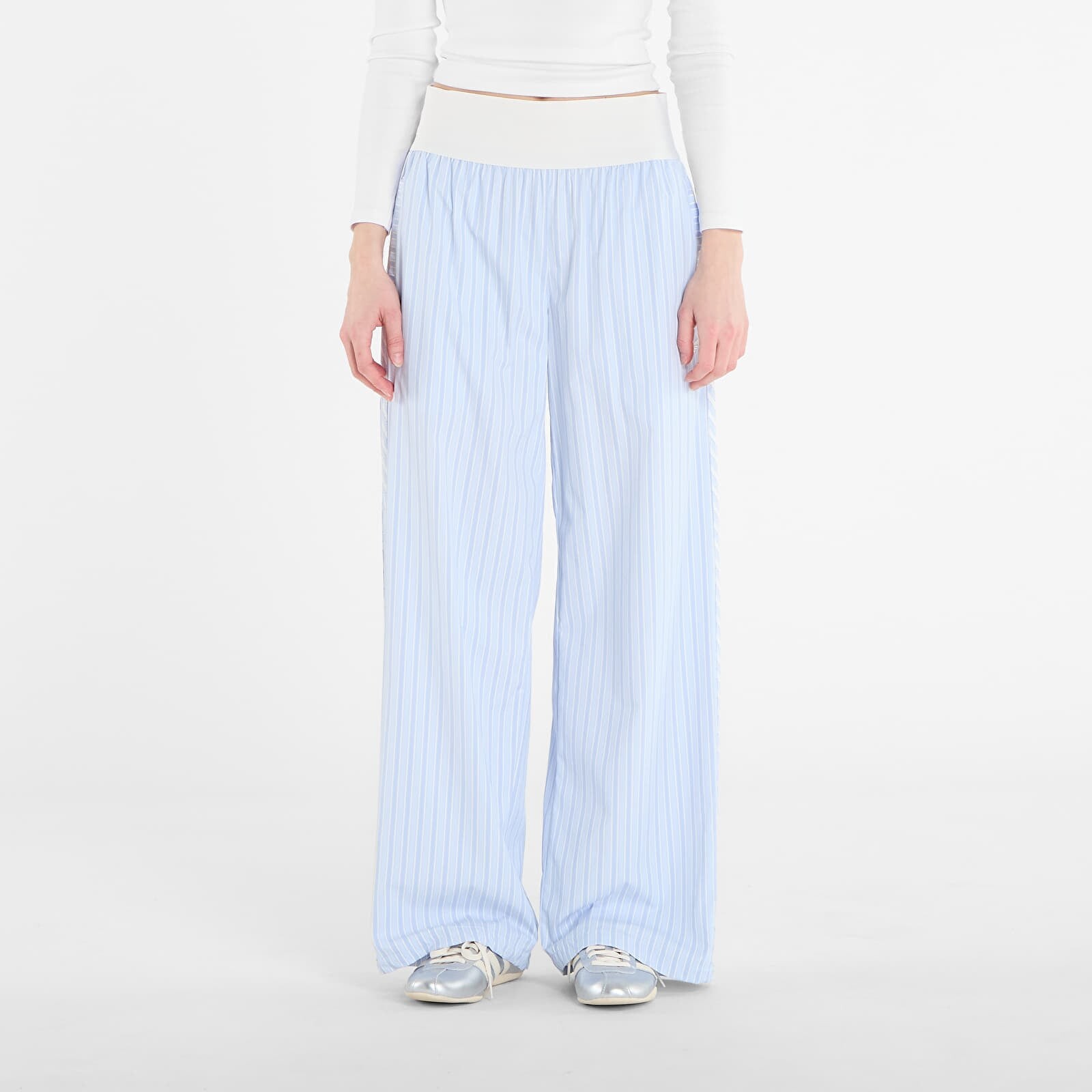 Kalhoty adidas P Ess Pant Crsk/ Ambient Sky S