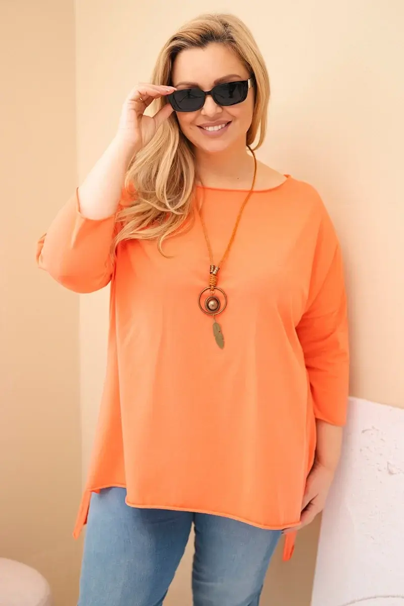 Dámska plus size asymetrická blúzka s náhrdelníkom