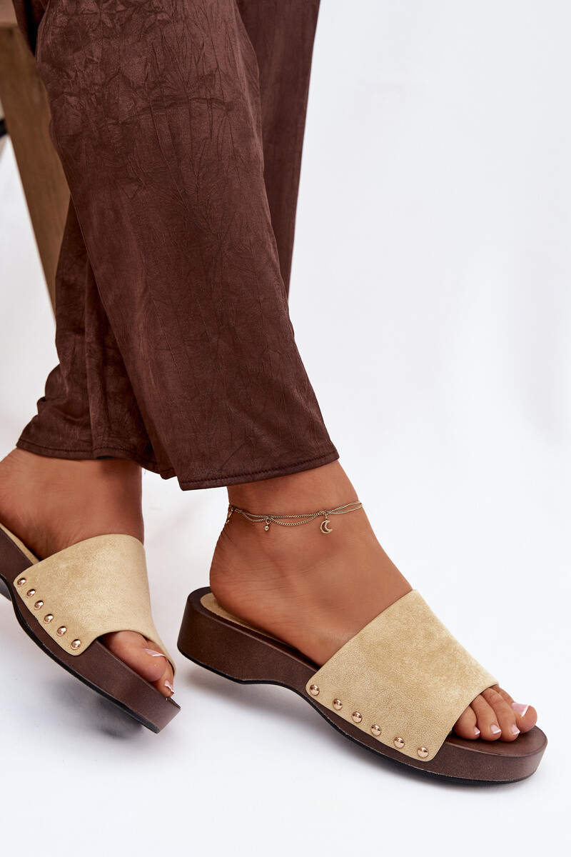 Dámske šľapky s zlatými prackami Ferinna