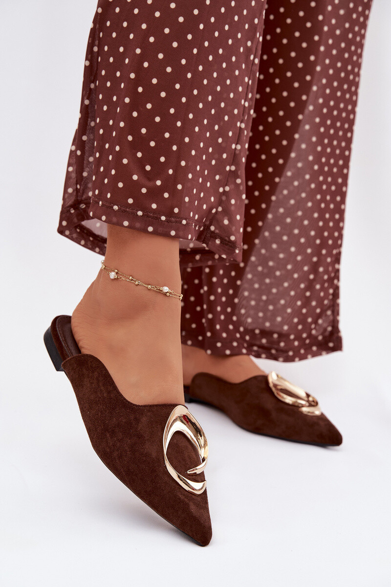 Dámske papuče s ozdobným zlatým detailom