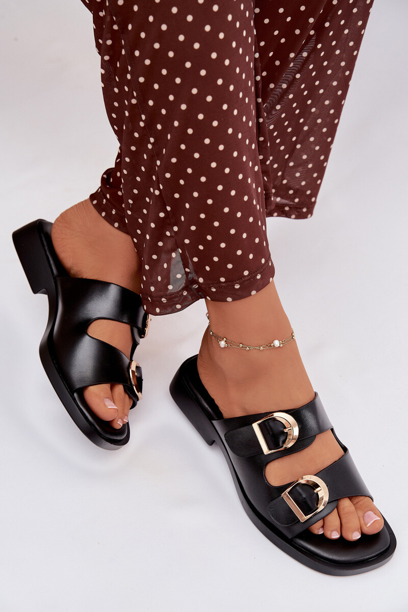 Dámske šľapky s zlatými prackami Danelle