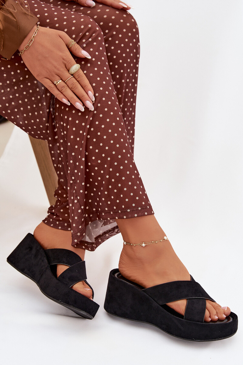 Dámske platformové žabky z eko semišu